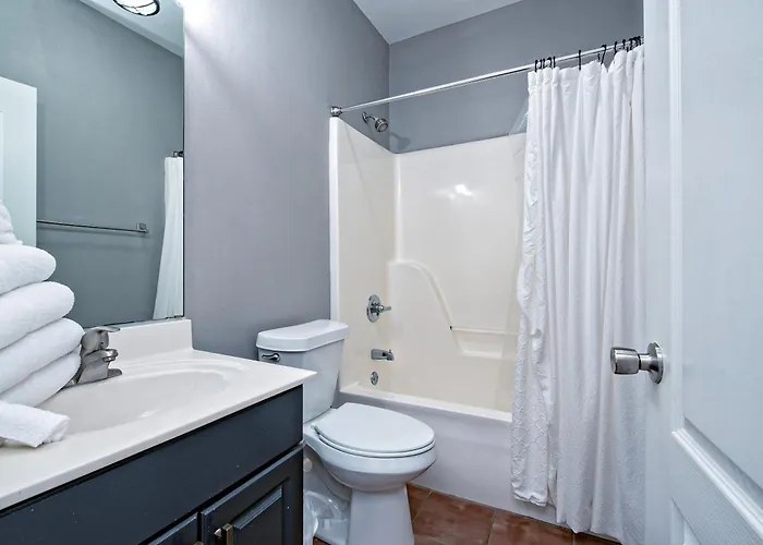 Lazy Turtle - Views - Private Pool - Pet Friendly - Sleeps 12 - Prickett *